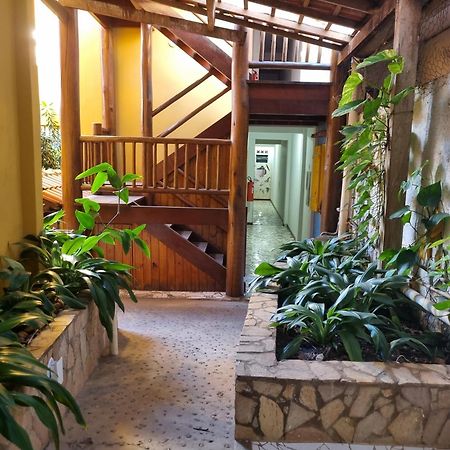 O Pharol Hostel E Pousada 이타카레 외부 사진