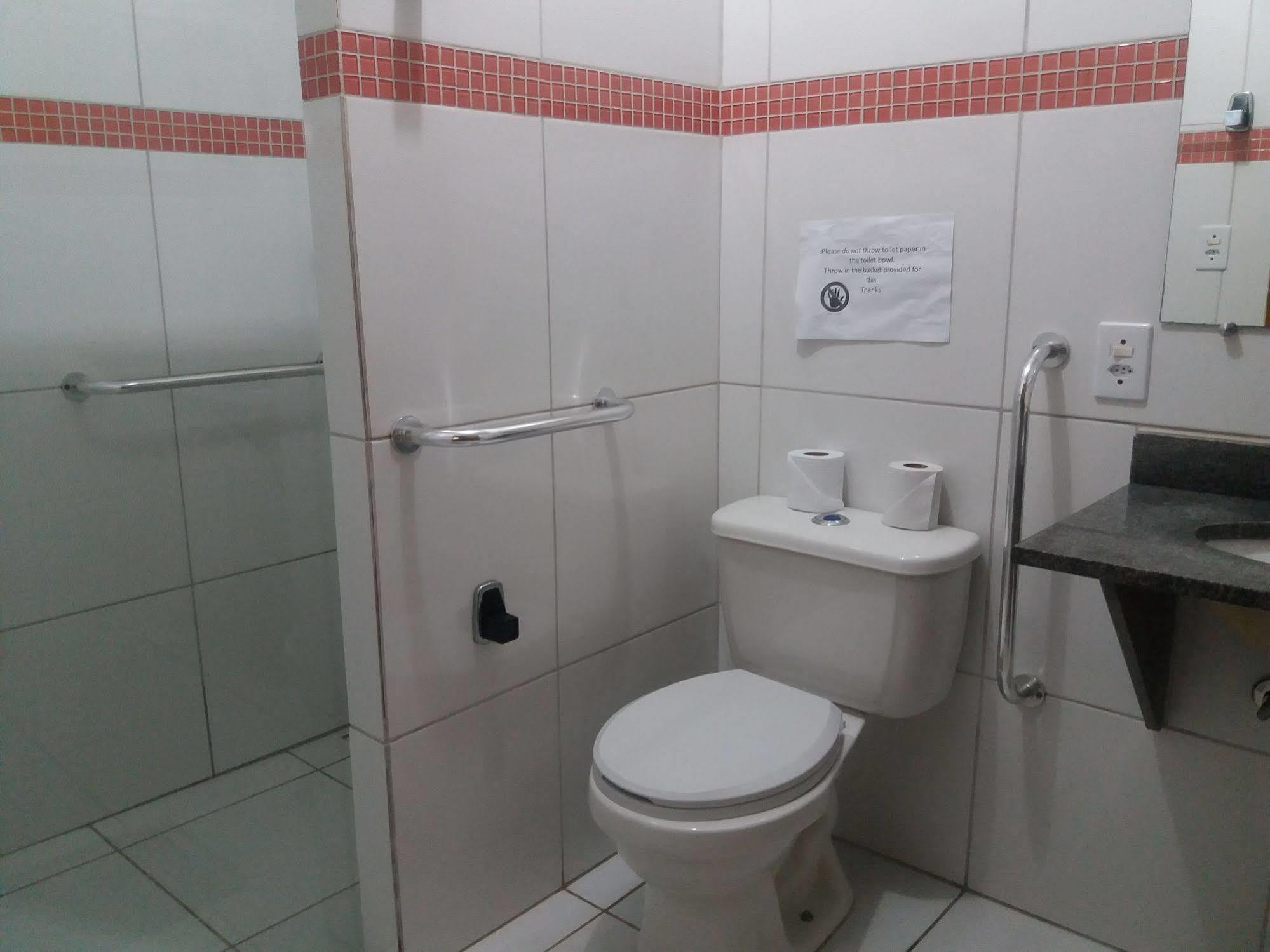 O Pharol Hostel E Pousada 이타카레 외부 사진