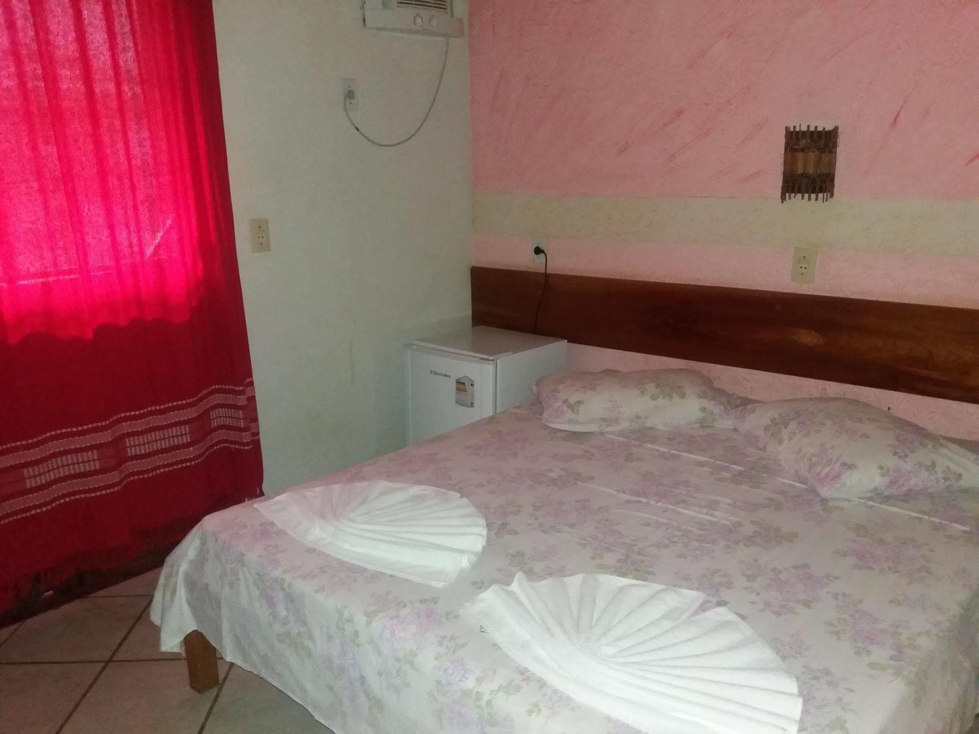 O Pharol Hostel E Pousada 이타카레 외부 사진