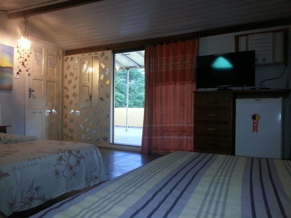 O Pharol Hostel E Pousada 이타카레 외부 사진